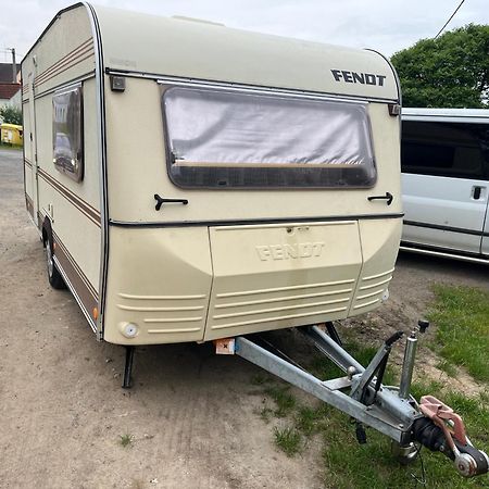 Karavan Тахов Екстер'єр фото